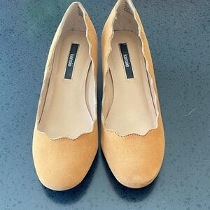 Kensie Women's Brown Scalloped Block Heels